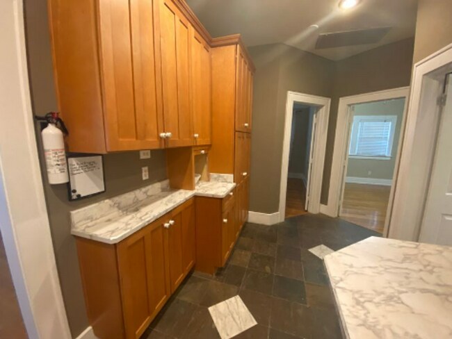 Building Photo - 3 Bedroom 2 Bath in Historic Orlando for RENT!