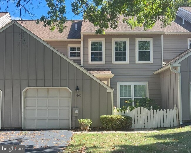 Building Photo - 243 Copper Beech Dr