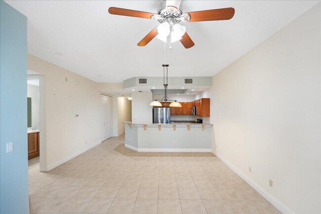Building Photo - 10560 SW Stephanie Way