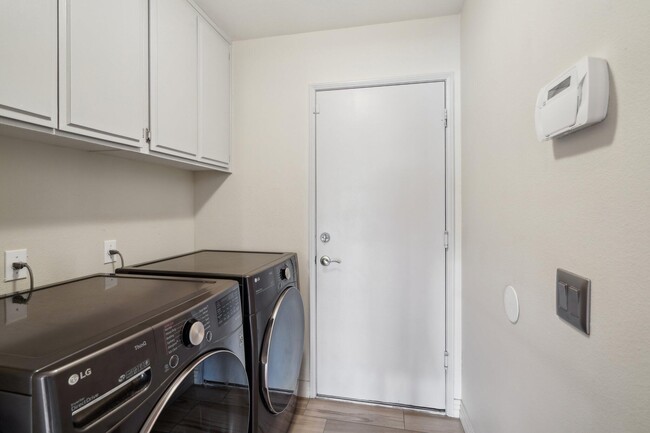 Building Photo - 45450 Desert Fox Dr