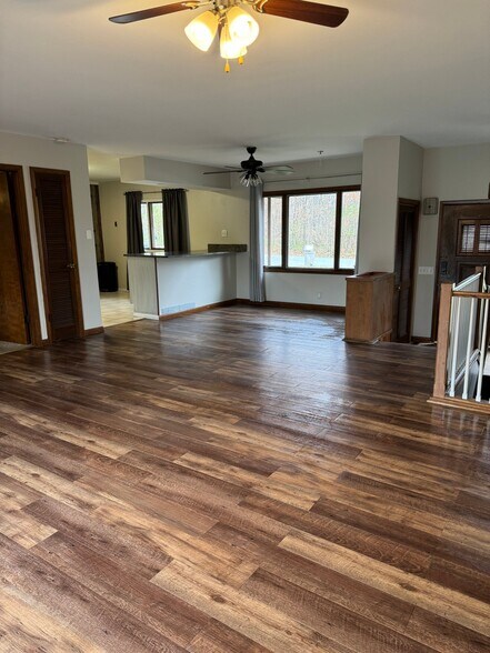 Building Photo - 7118 N Bull Creek Rd