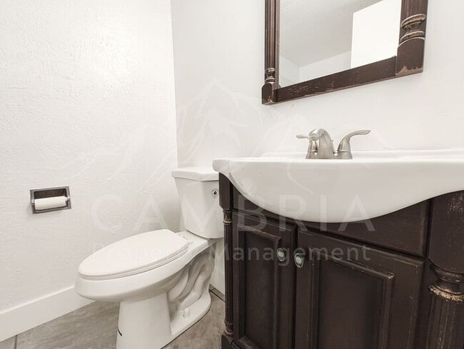 Building Photo - Cozy Updated 2 BR 1BA Condo in West Valley