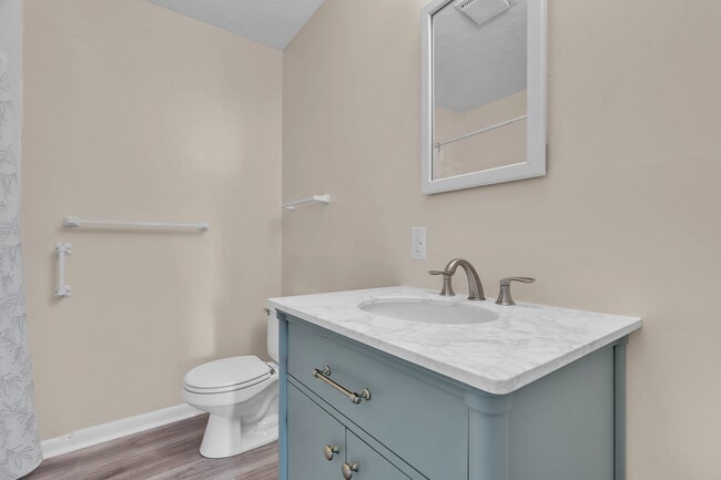 Building Photo - 306 Glancy St