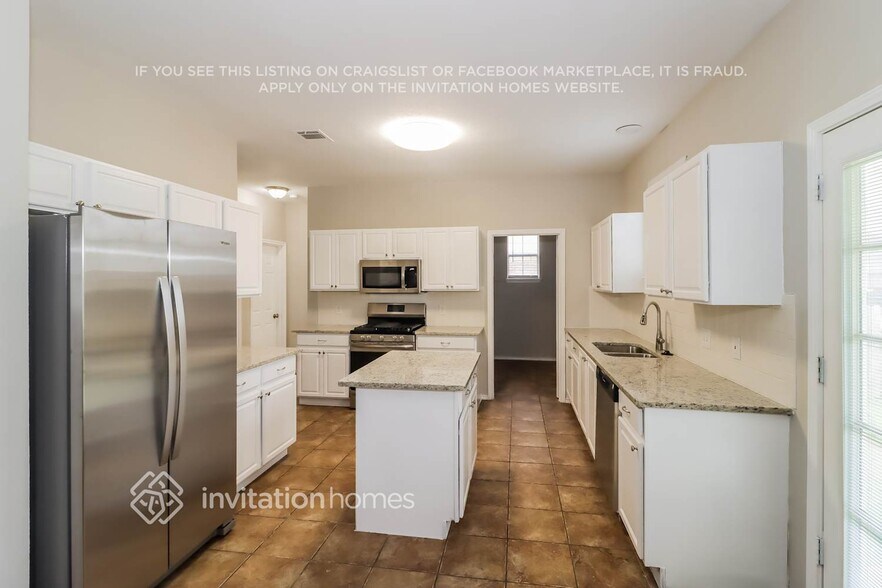 Building Photo - 1635 Abbey Ln