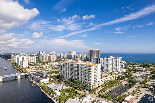 Building Photo - Tides at Bridgeside Square