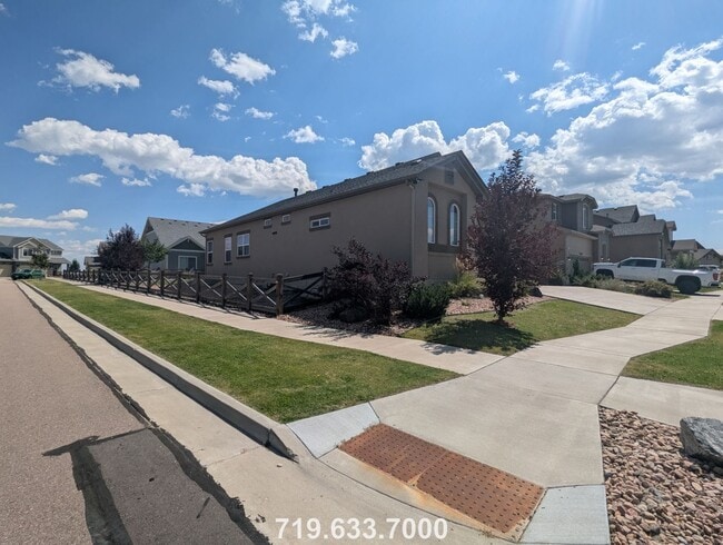 Building Photo - 6810 Sedgerock Ln