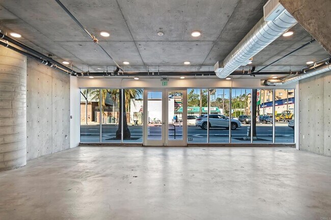 Building Photo - 5750 Hollywood Blvd