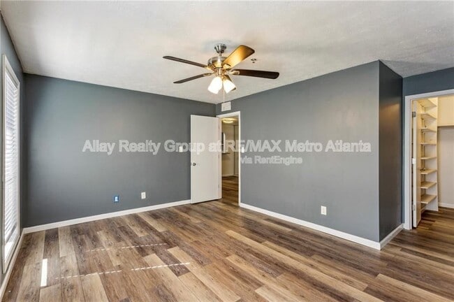 Building Photo - 2701 Cumberland Ct SE