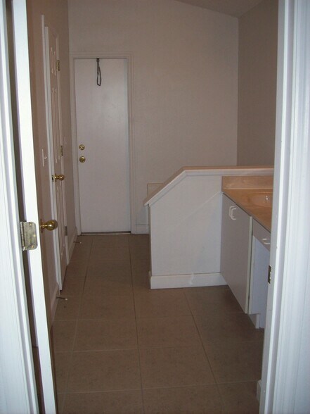 master bath - 1903 Veronica Ave