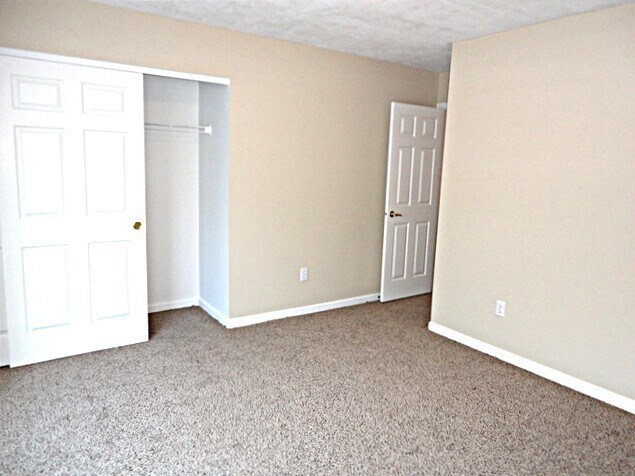 Building Photo - 322 Brookview Dr