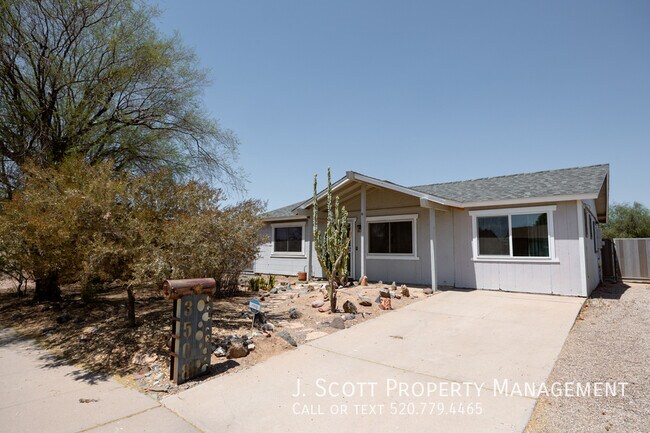 Primary Photo - 3508 E Gelding Dr