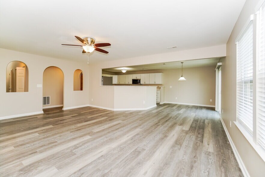Building Photo - 4877 Grimm Dr