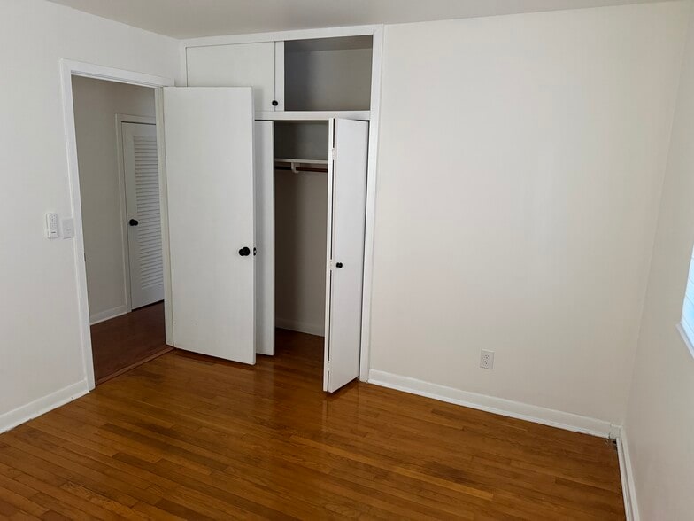 BR 3 - 5375 Gordon Dr