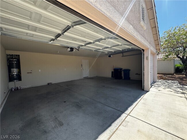 Building Photo - 1404 Laughing Larkspur Ave