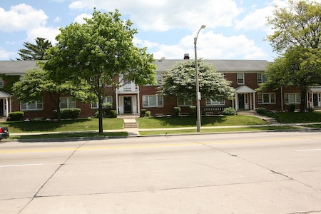 Primary Photo - Roosevelt Garden Apartments
