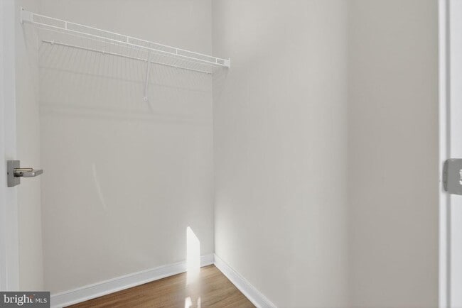 Building Photo - 22832 Tawny Pne Sq