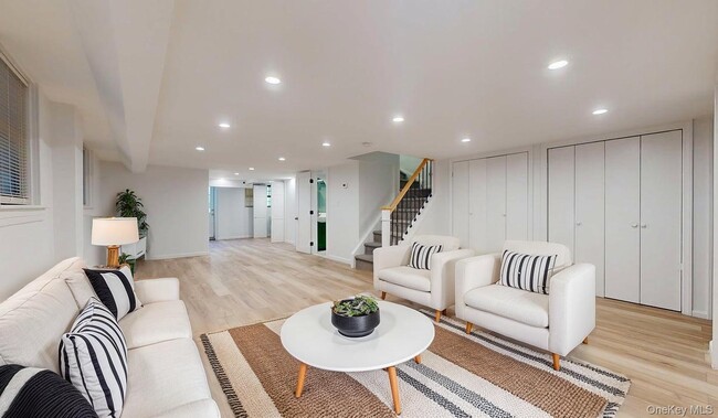 Building Photo - 88-37 62nd Dr