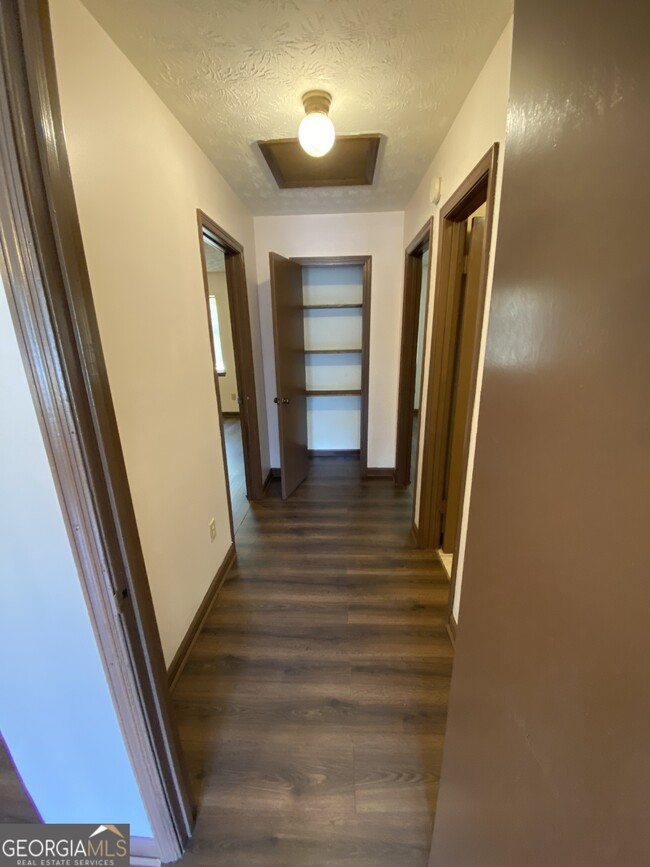 Building Photo - 129 Tanglewood Dr