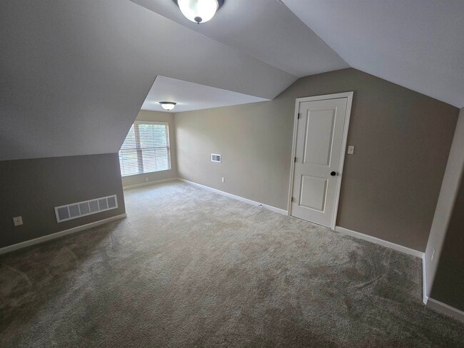 Building Photo - 8949 Poplar Pike