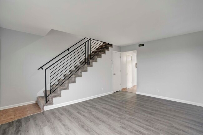 Building Photo - 1108 Pembroke Oak Grove Rd