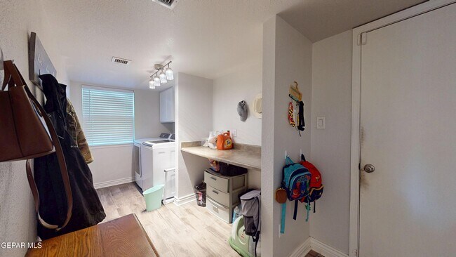 Building Photo - 3249 Emerald Point Dr