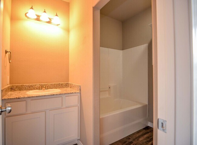 Building Photo - Available August 2026!! Luxury Townhome wi...