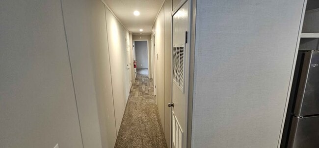 Building Photo - 58 Tulip Ln