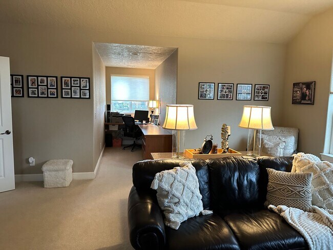 Building Photo - 788 Tukwila Dr