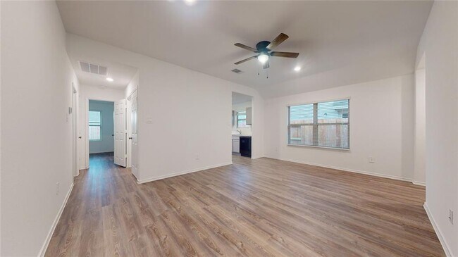 Building Photo - 1206 Silver Fir Ct