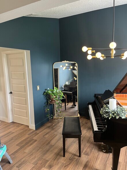 Bonus Room/Dining - 519 Lake Charm Ct