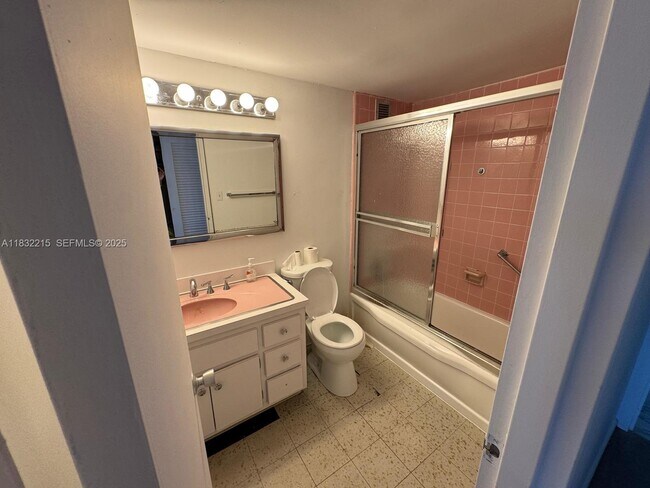 Building Photo - 4747 Collins Ave