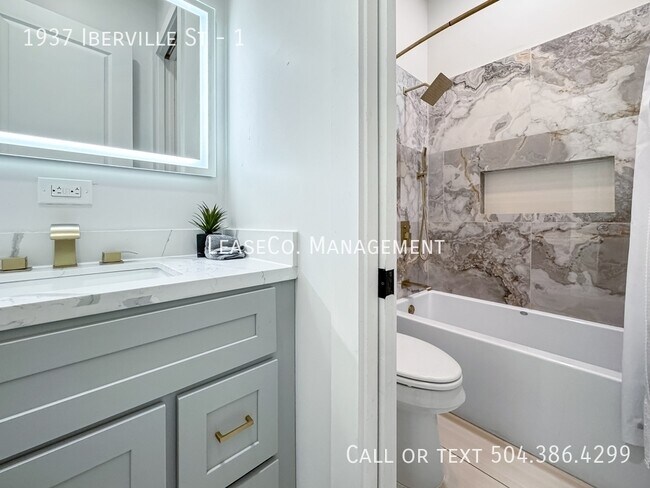 Building Photo - 1937 Iberville St