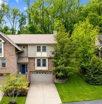 Building Photo - 250 The Pines Dr