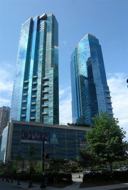 Building Photo - 77 Hudson St