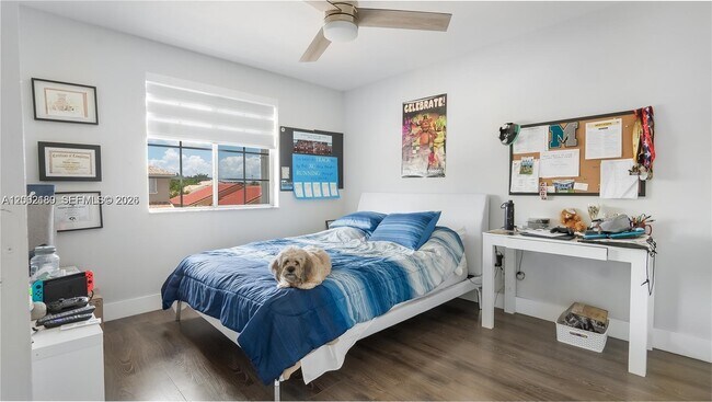 Building Photo - 321 SW 194th Ave