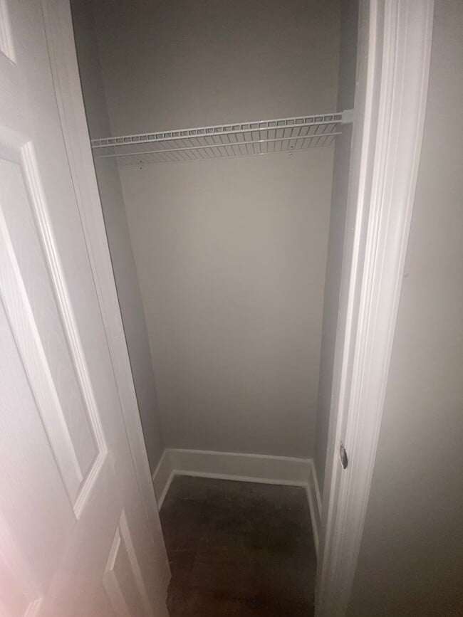 Building Photo - Remodeled Home - Oak Lane