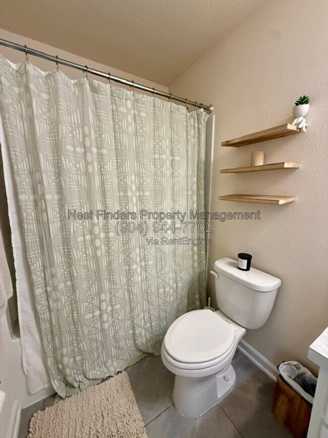 Building Photo - 102 Java Ln