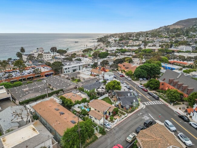 Building Photo - Catalina Apartments