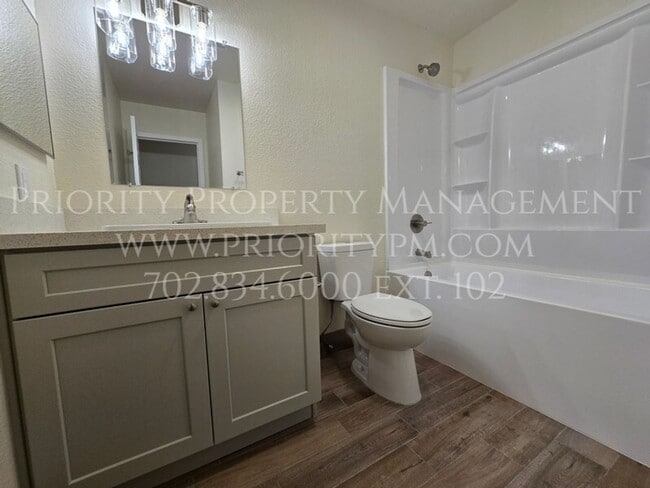 Building Photo - GORGEOUS SPRING VALLEY COTTAGE ! 3 Bed/2 B...