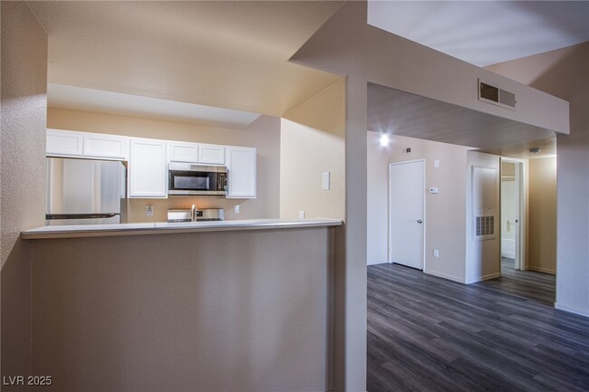 Building Photo - 7885 W Flamingo Rd