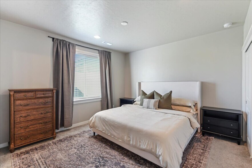 Building Photo - 3378 S Cabin Creek Way