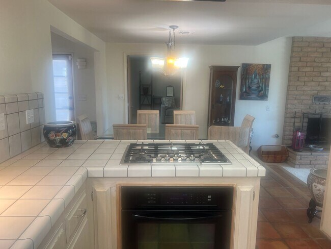 Building Photo - Scenic Hillside Living – Spacious 3 Bed, 2 Bath with Sweeping Views
