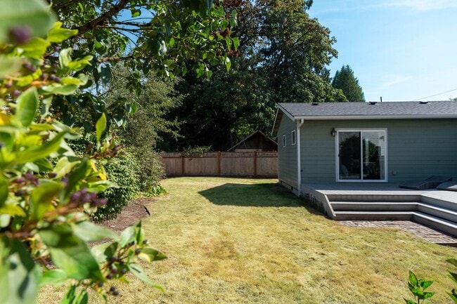 Building Photo - 7218 151st Ave NE