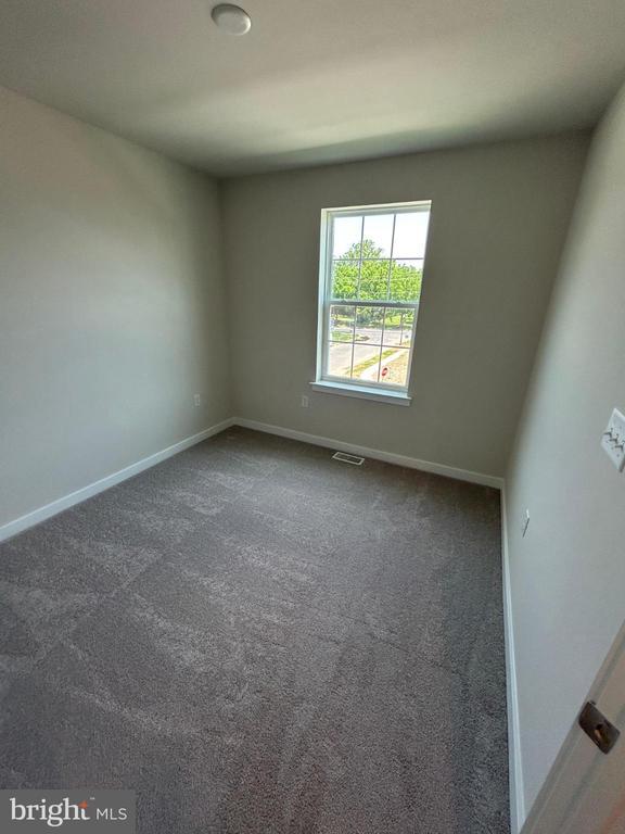 Building Photo - 38 Barnes Wy