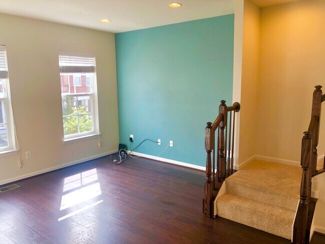 Building Photo - Spacious 2 BR/2.5 BA Townhome in Beltsville!