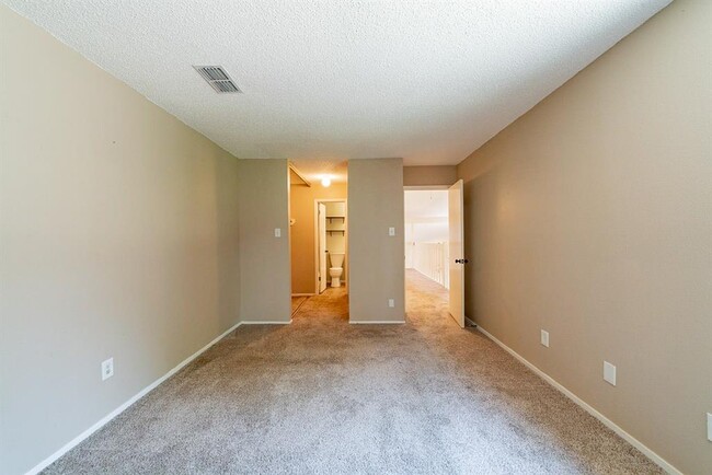 Lots of storage space for all your belongings - 13631 Garden Grove Ct