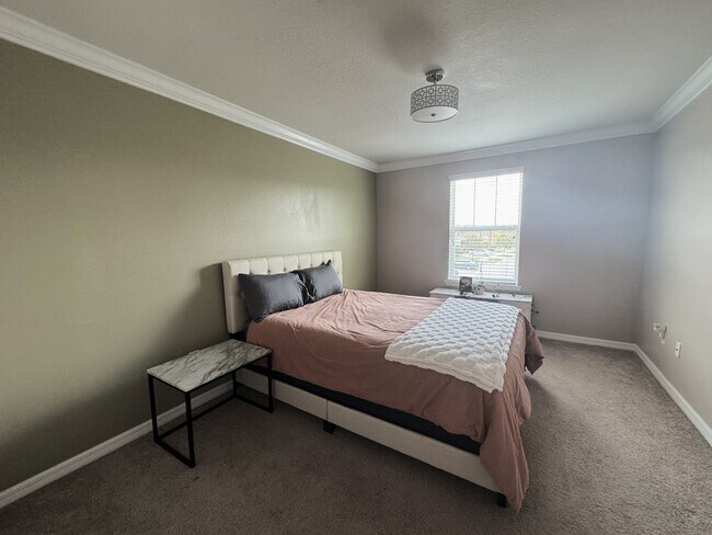 Building Photo - Hillcroft Drive