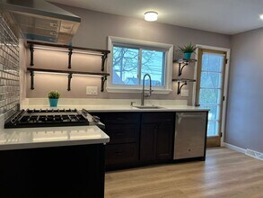 Building Photo - Brick Ranch for Rent in Mayfield HTS walking distance to Golden Gate Plaza