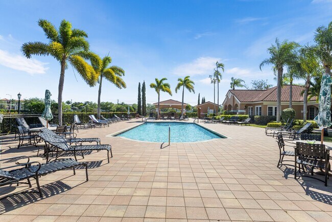 Building Photo - ** NAPOLI ** 2 BED / 1 BATH - CONDO - GREA...