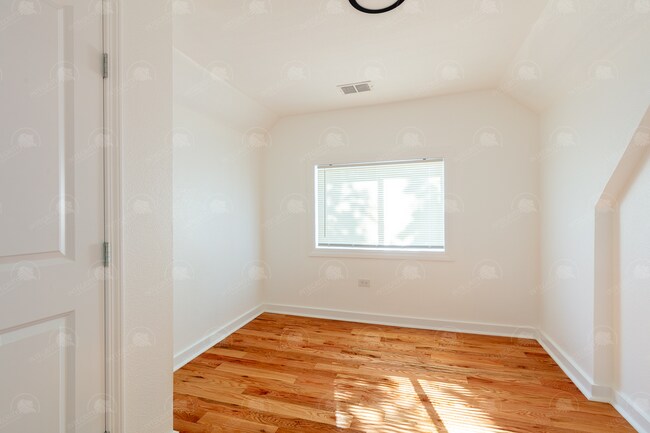 Building Photo - 3123 Woodland Ave